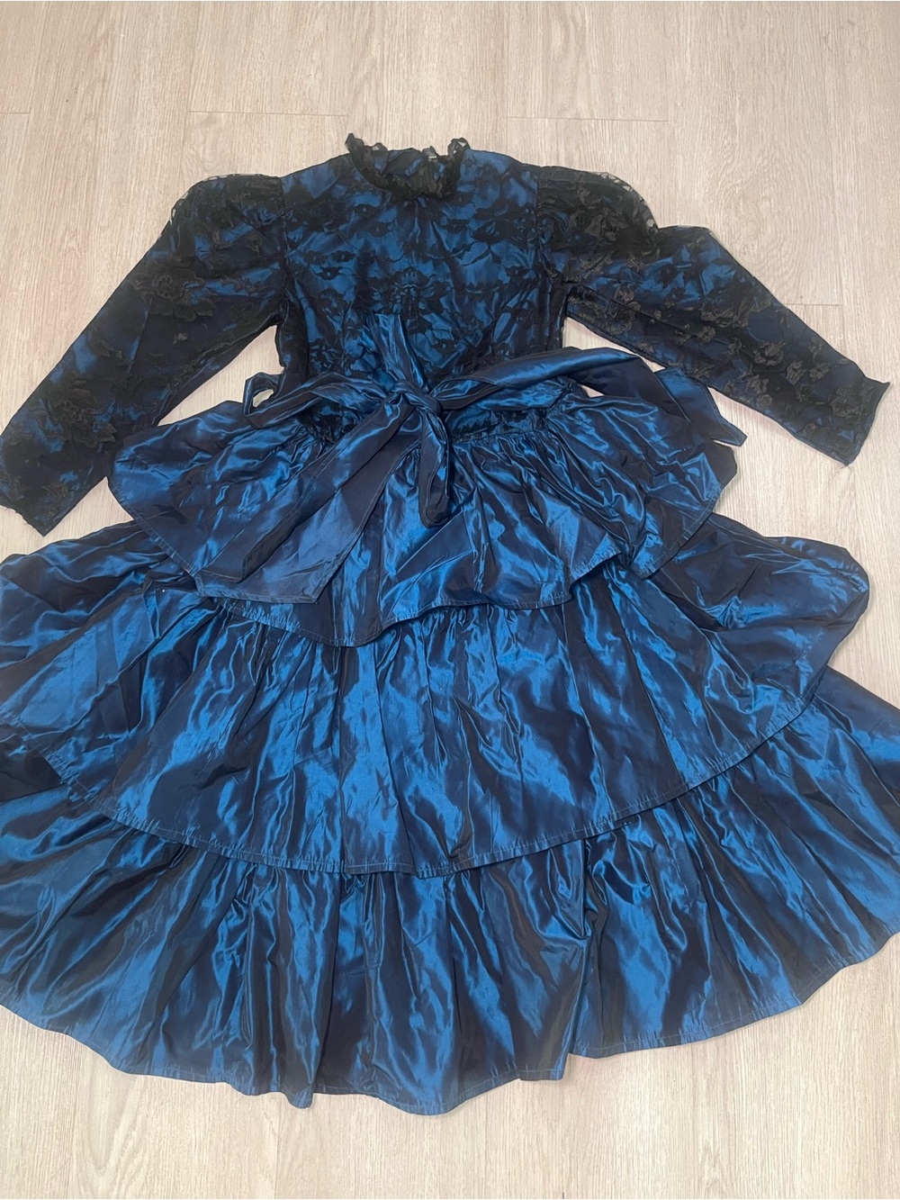 Vintage Goth Satin and Lace Tiered Peplum Dress in Deep Blue 00